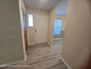 13436 White Plains St in Spring Hill, FL - Building Photo - Building Photo