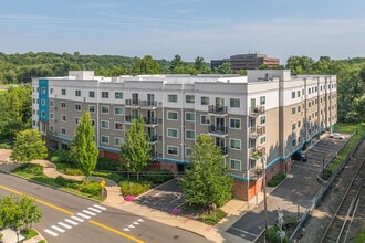 One Glover in Norwalk, CT - Foto de edificio - Building Photo