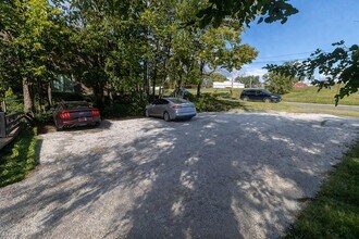 213 N Ann St in Columbia, MO - Foto de edificio - Building Photo