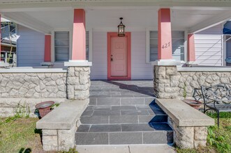 427 E Washington Ave in Eustis, FL - Foto de edificio - Building Photo