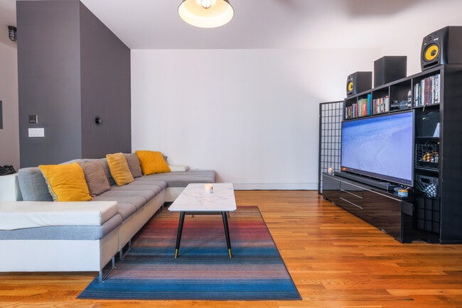 80 Webster Ave, Unit 2H in Somerville, MA - Building Photo - Building Photo