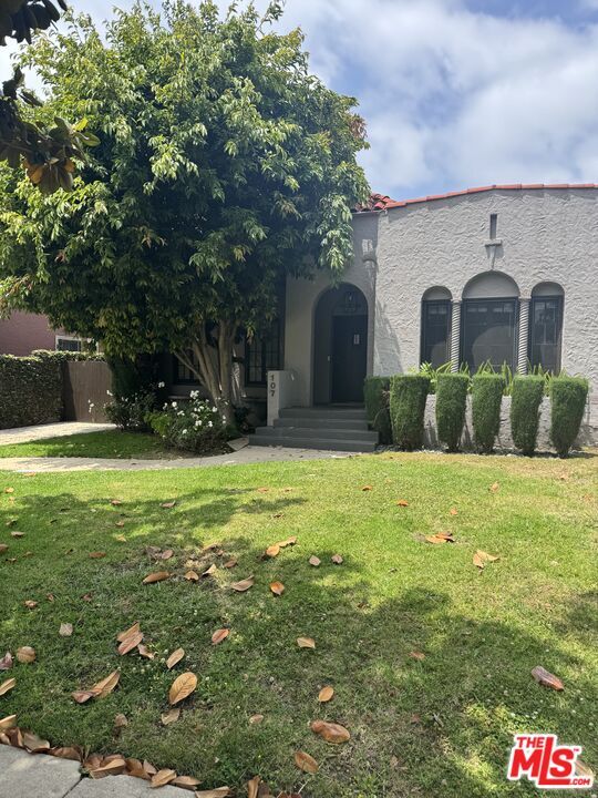 property at 107 S Lucerne Blvd