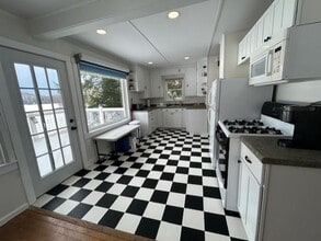 14 Hamel Rd in Sunapee, NH - Building Photo - Building Photo