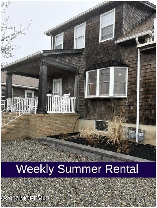 9 Washington Ave in Lavallette, NJ - Building Photo