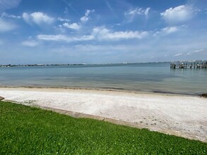 6051 Sun Blvd, Unit 115 in St. Petersburg, FL - Foto de edificio - Building Photo
