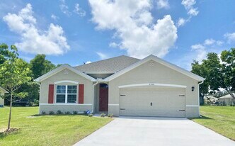 2550 SE Rock Springs Dr in Port St. Lucie, FL - Building Photo