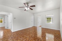 2435 NE 183rd St in North Miami Beach, FL - Building Photo - Building Photo