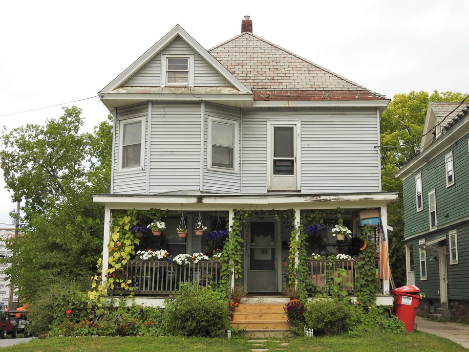 69 Hungerford Ter in Burlington, VT - Building Photo