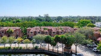4970 White Mangrove Way E in Fort Lauderdale, FL - Building Photo