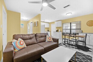 1700 SW 16th Ct in Gainesville, FL - Building Photo