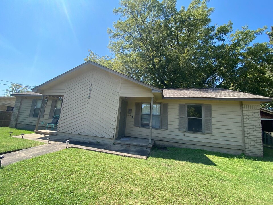 1413 S Church St in Jonesboro, AR - Building Photo