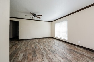 1709 Richardson St in Liberty, TX - Building Photo - Building Photo