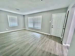 610 Garrett St in Liberty, TX - Building Photo - Building Photo