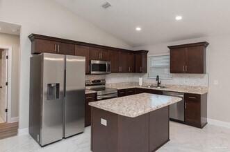 8570 Stockdale Ave in Pensacola, FL - Building Photo - Building Photo