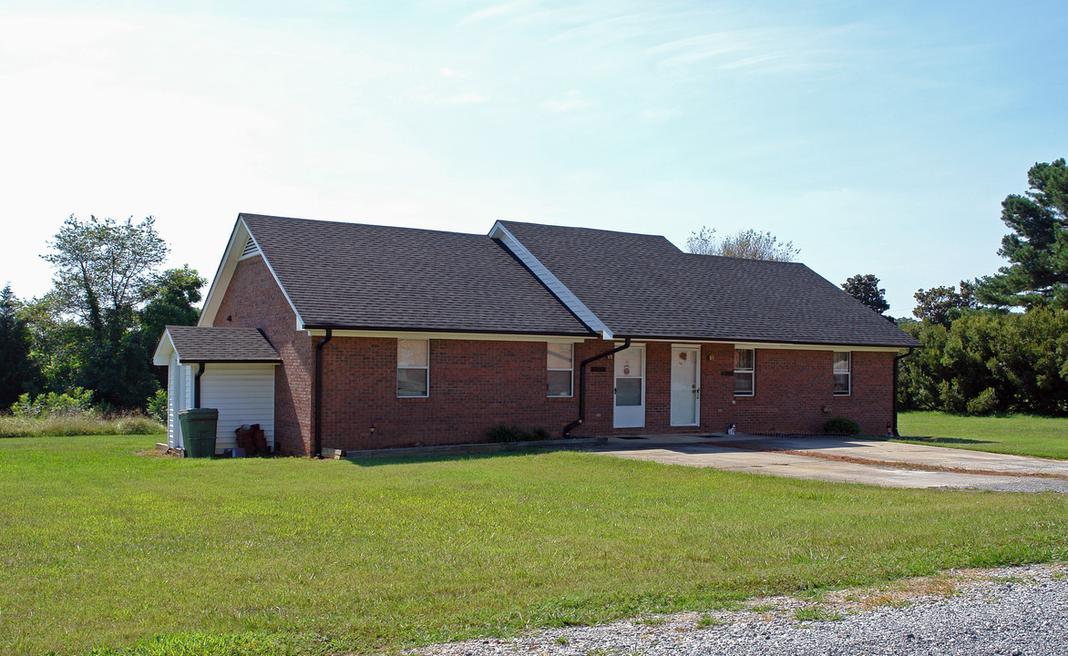 Community Rd in Lexington, NC - Building Photo