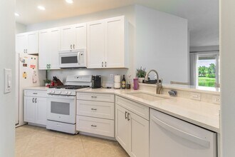 4211 Cascade Falls Dr in Sarasota, FL - Building Photo - Building Photo