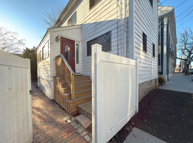 61 6th St in Cambridge, MA - Foto de edificio - Building Photo