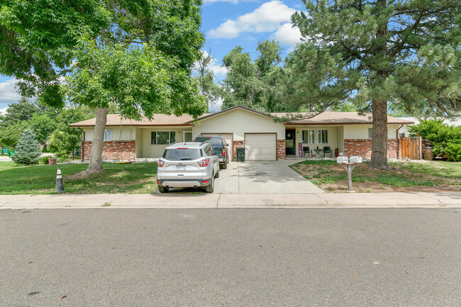 10381 W 12th Pl in Lakewood, CO - Building Photo - Building Photo