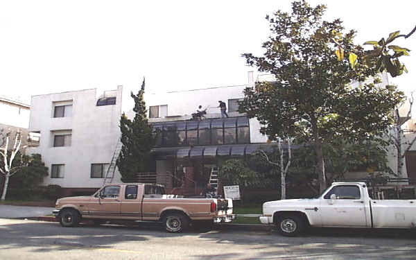 620 N Louise St in Glendale, CA - Foto de edificio - Building Photo