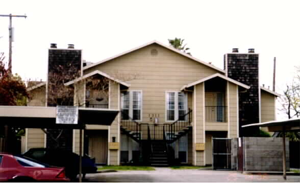 1311 S Central Ave in Lodi, CA - Foto de edificio