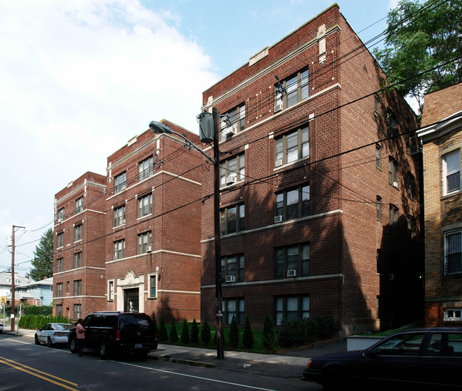 T&D Apartments in Newark, NJ - Foto de edificio - Building Photo