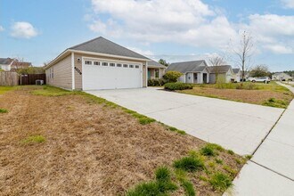 4006 W T Whitehead Dr in Jacksonville, NC - Building Photo - Building Photo