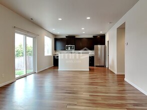 433 McKinley St in Enumclaw, WA - Building Photo - Building Photo