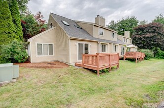 138 Courtyard Ln in Mansfield, CT - Building Photo - Building Photo