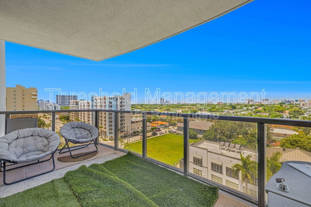 2301 SW 27th Ave in Miami, FL - Building Photo