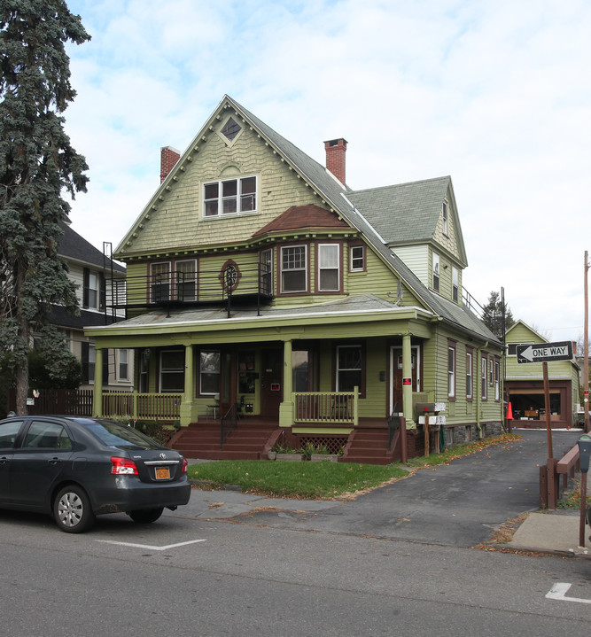 21 Main St in Kingston, NY - Foto de edificio