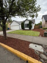 13722 SE Gannon Dr in Clackamas, OR - Building Photo - Building Photo