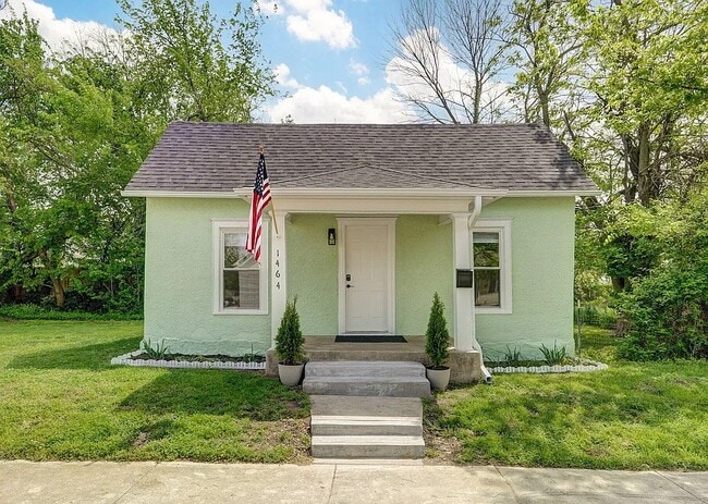 property at 1464 N Johnston Ave
