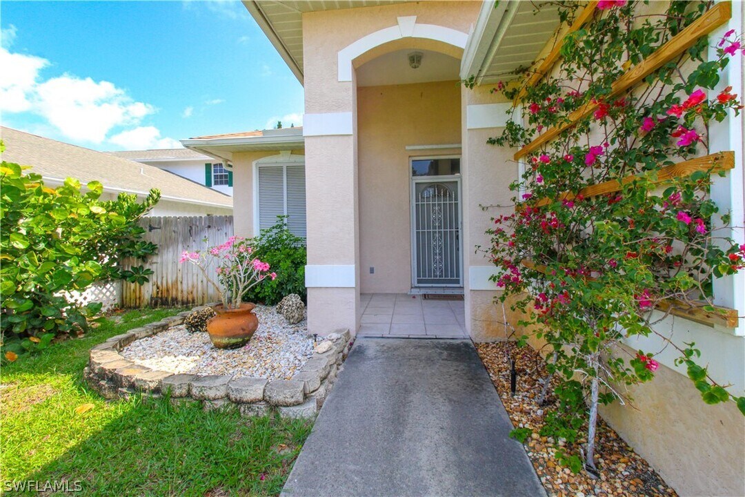 773 107th Ave N in Naples, FL - Foto de edificio