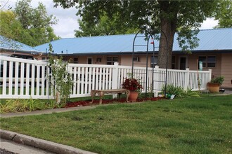 711 E Main St in Laurel, MT - Building Photo - Building Photo