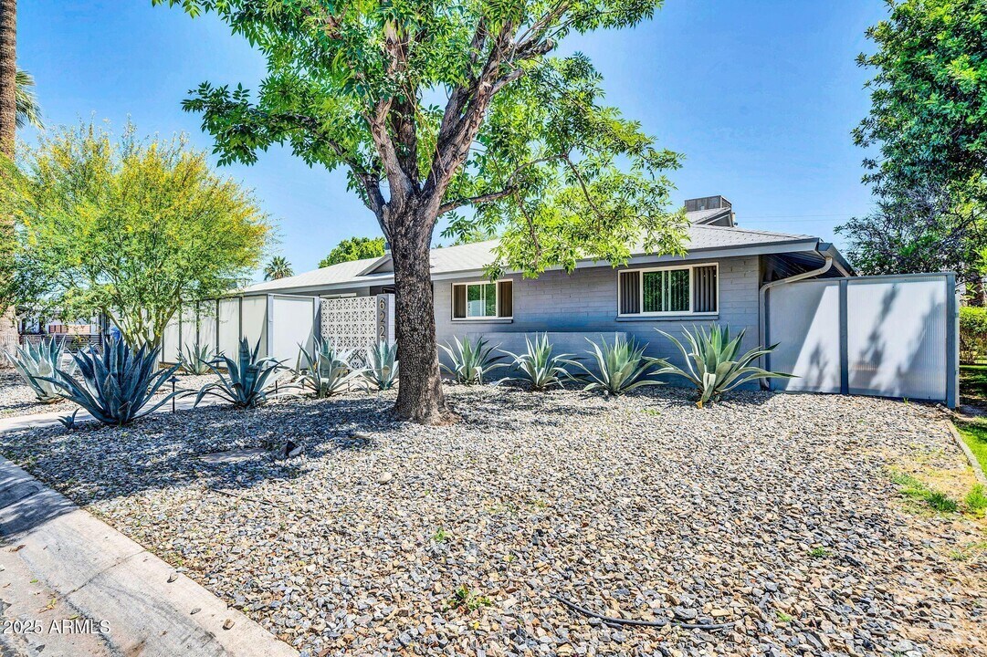 6221 N 13th Pl in Phoenix, AZ - Building Photo