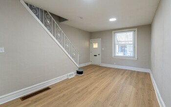 1645 S Etting St in Philadelphia, PA - Foto de edificio - Building Photo