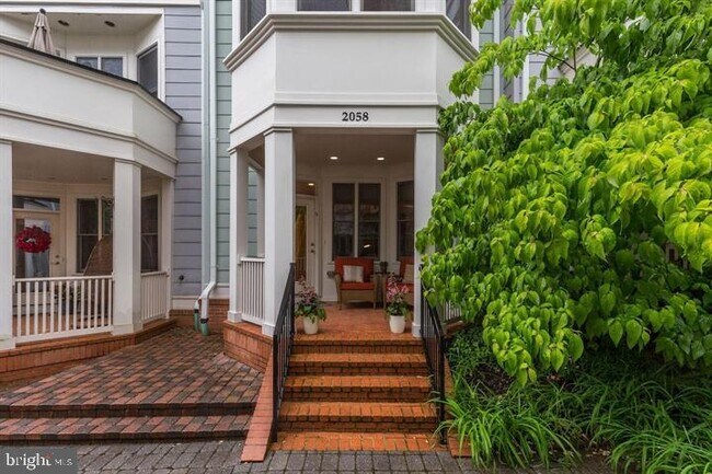 2058 N Oakland St in Arlington, VA - Building Photo - Building Photo