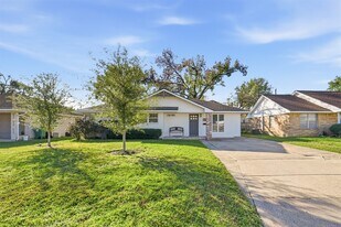 2626 Willowby Dr in Houston, TX - Building Photo