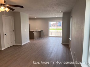 3 Bedroom 1.5 Bathroom Townhome in Sioux Falls, SD - Building Photo - Building Photo