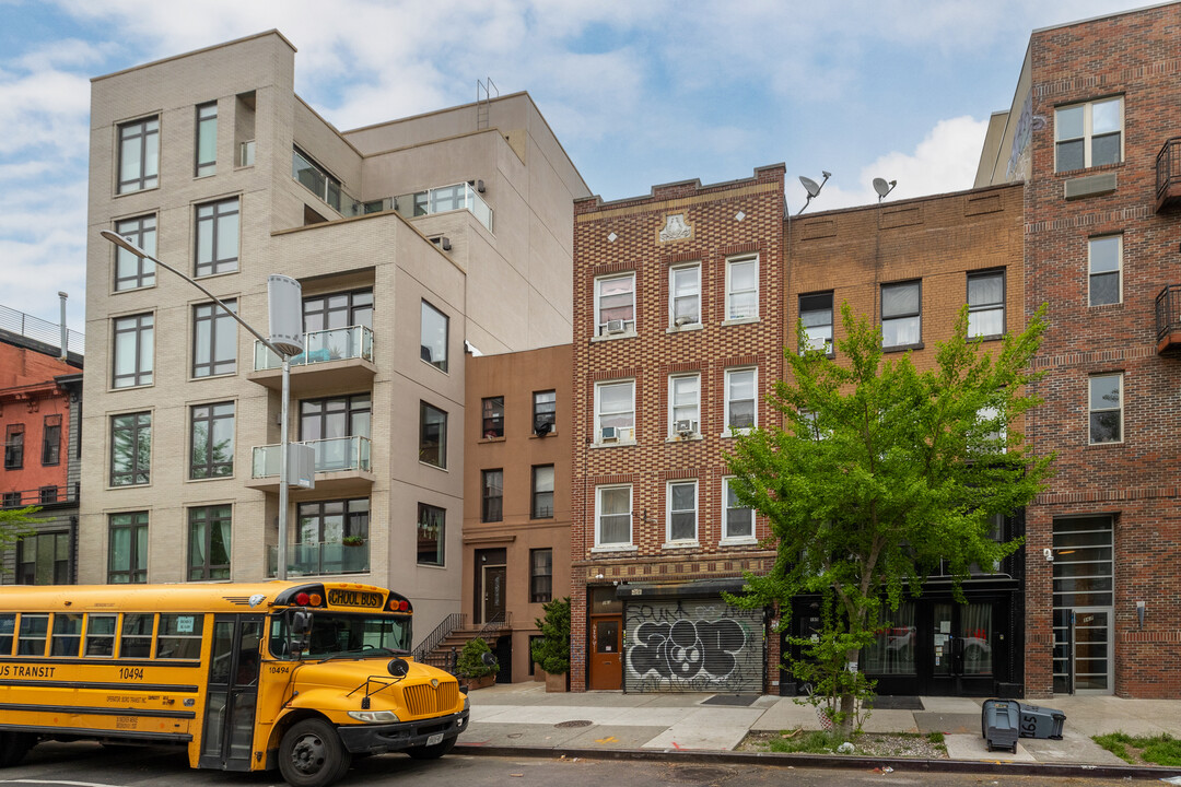 163 Tompkins Ave in Brooklyn, NY - Building Photo