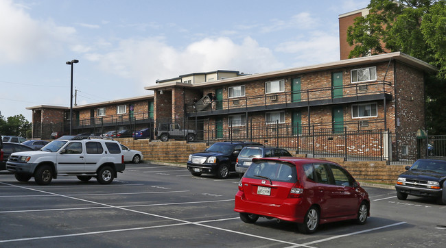 The Highland On Laurel in Knoxville, TN - Building Photo - Building Photo