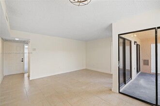 1160 Washington Cir in Homestead, FL - Building Photo - Building Photo