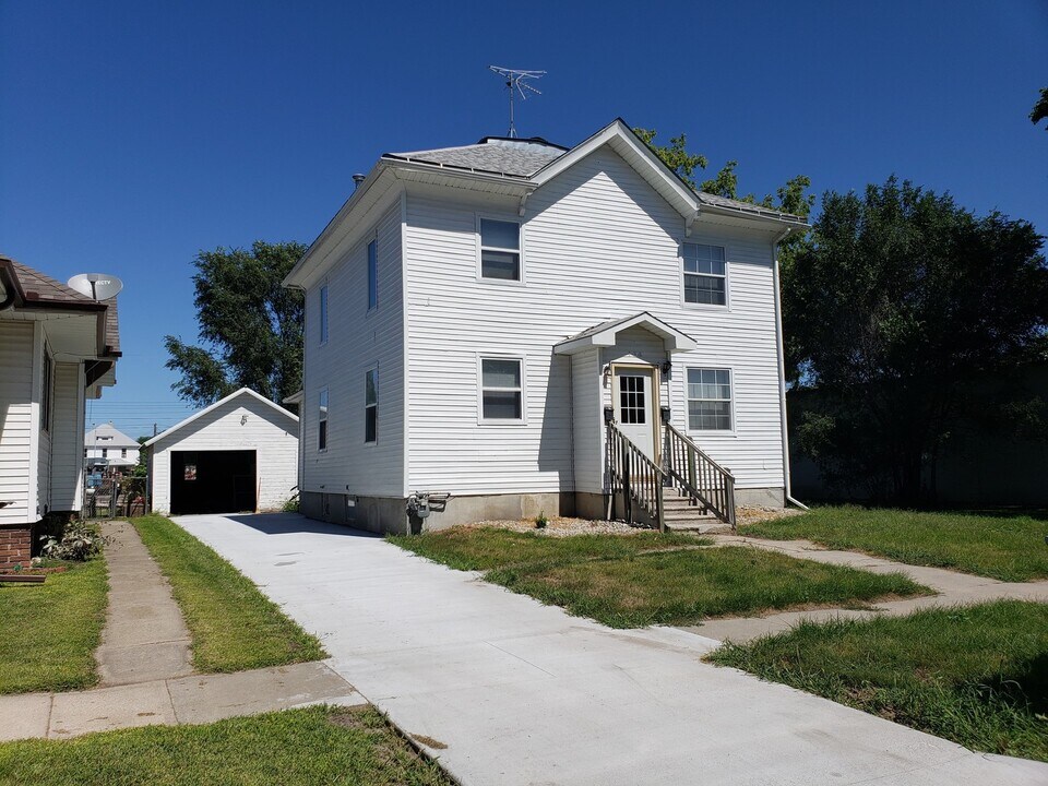 106 Phillip Ave in Norfolk, NE - Building Photo