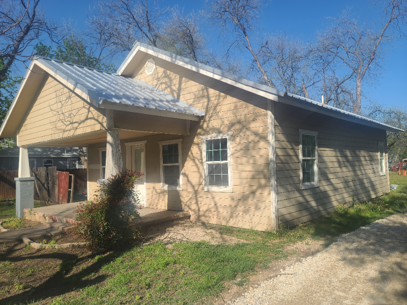 209 Rusk St in Clyde, TX - Building Photo