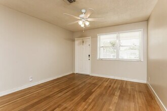 2468 Wiley St in Hollywood, FL - Building Photo - Building Photo