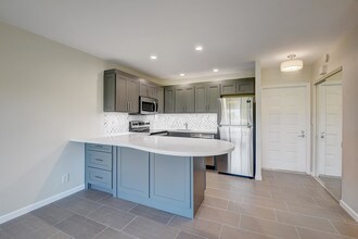 401 Greensward Ln-Unit -103-A in Delray Beach, FL - Building Photo - Building Photo