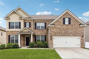 5530 Mirror Lake Dr in Cumming, GA - Building Photo