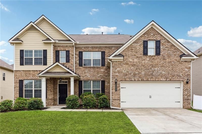 5530 Mirror Lake Dr in Cumming, GA - Building Photo