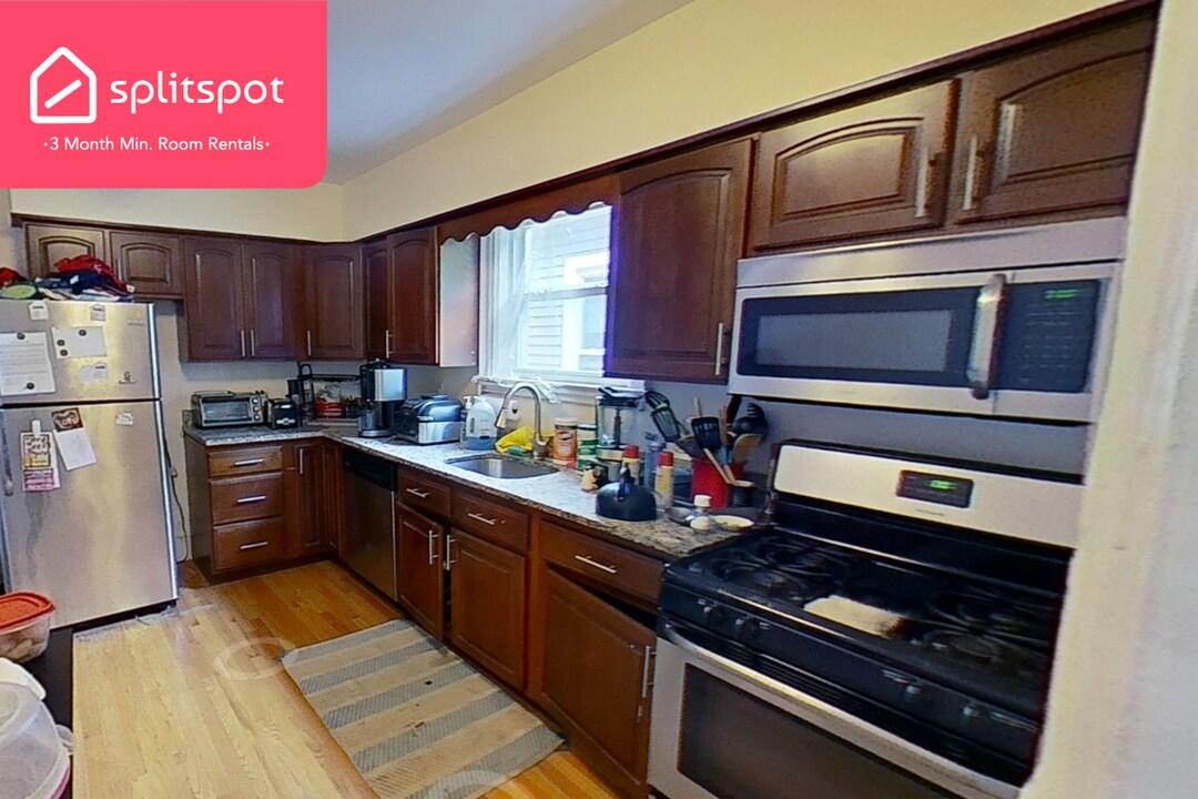 42 Marcella St Photo