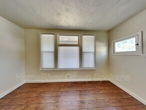 914 E Indiana Ave in Spokane, WA - Building Photo - Building Photo